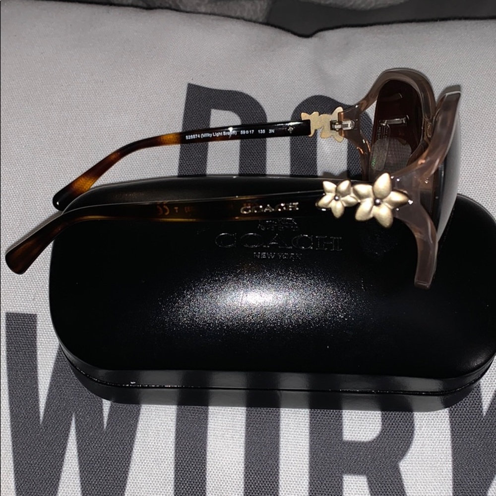 Coach sunglasses 52674( milky Lt brown)